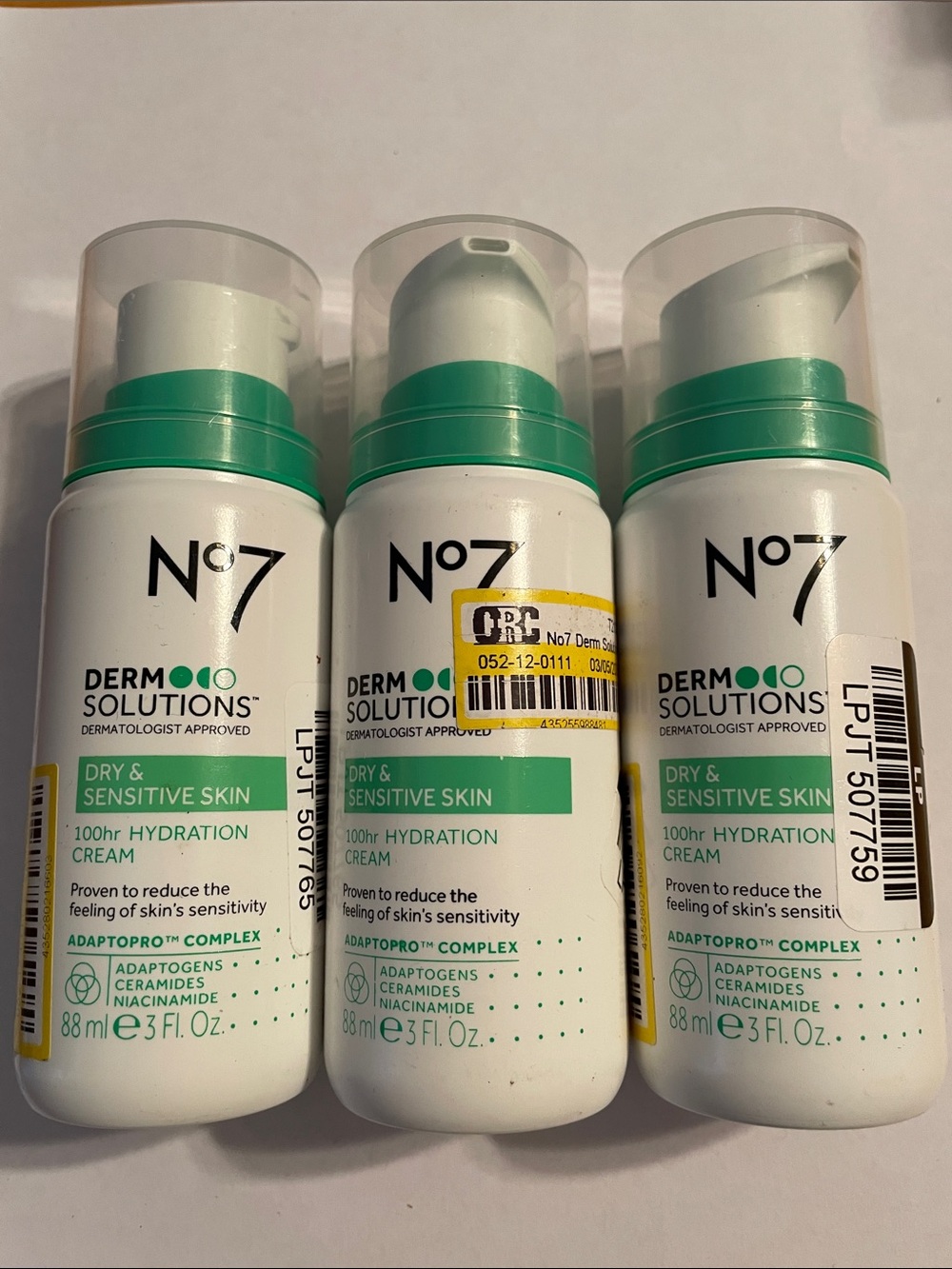 No7 Derm Solutions 100hr Hydration Cream for Dry & Sensitive Skin - White/Green